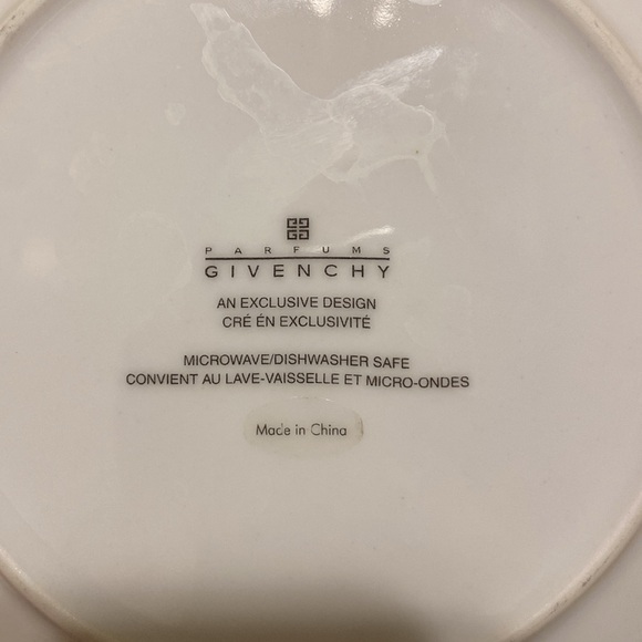 2003 Givenchy Les Fleurs De Parfums 8” Dessert Plate Yellow Orange Lily - Picture 4 of 4